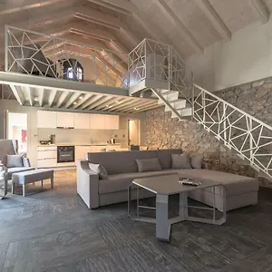 Alma Lofts Apartment